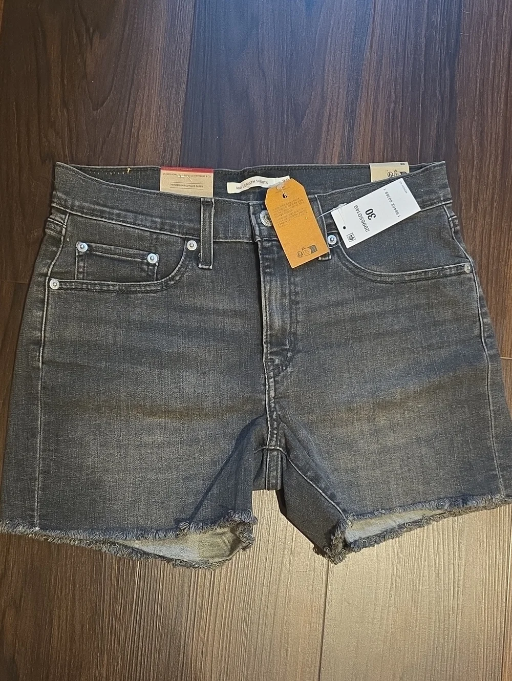 Levis sun out